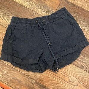 Navy blue linen shorts for summertime